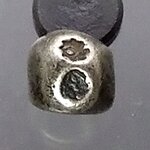 พดด้วง ขนาด สลึง ตราพระแสงจักร-หัวลูกศร พ.ศ.2391