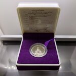 พระพุทธโสธร เบญจพุทธปาฏิหาริย์ ส.ธ. หลัง สธ รุ่นพระเทพรักษา โคท 165 เงินขัดเงา พร้อมกล่องเดิม พ.ศ.2554