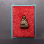 พระสังกัจจายย์ สก 5 รอบ สมเด็จพระบรมราชินีนาถ เนื้อนวะแก่เงิน ขนาดสูง 17 มิล ปี2535 พร้อมตลับเดิม ไม่มีฝา