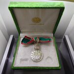 เหรียญเงิน เครื่องราชอิสริยาภรณ์อันเป็นที่สรรเสริญยิ่งดิเรกคุณาภรณ์ (The Most Admirable Order of the Direkgunabhorn) พร้อมกล่องเดิม