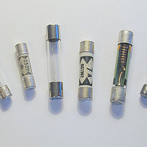 18*FUSEฟิวส์/เบรคเกอร์/กระบอกฟิวส์