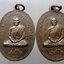 เหรียญพระบรมธาตุดอยตุง หลัง รัชกาลที่9 ทรงผนวช เนื้อทองแดงรมดำ พ.ศ.2533