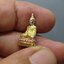 พระพุทธมหามณีรัตนปฏิมากร ทรงฤดูหนาว เนื้อเงินสามกษัตริย์ ขนาดสูง 1.8 ซ.ม.พิธีมหาพุทธาภิเษก ณ พระอุโบสถวัดพระศรีรัตนศาสดาราม พ.ศ.2538 พร้อมตลับ